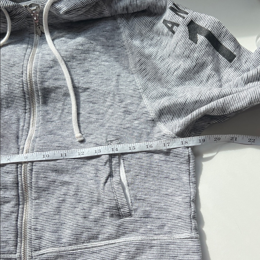 Victoria Secret Angel Gray Zip-Up Hoodie Womens Small / P Cropped - Picture 7 of 8